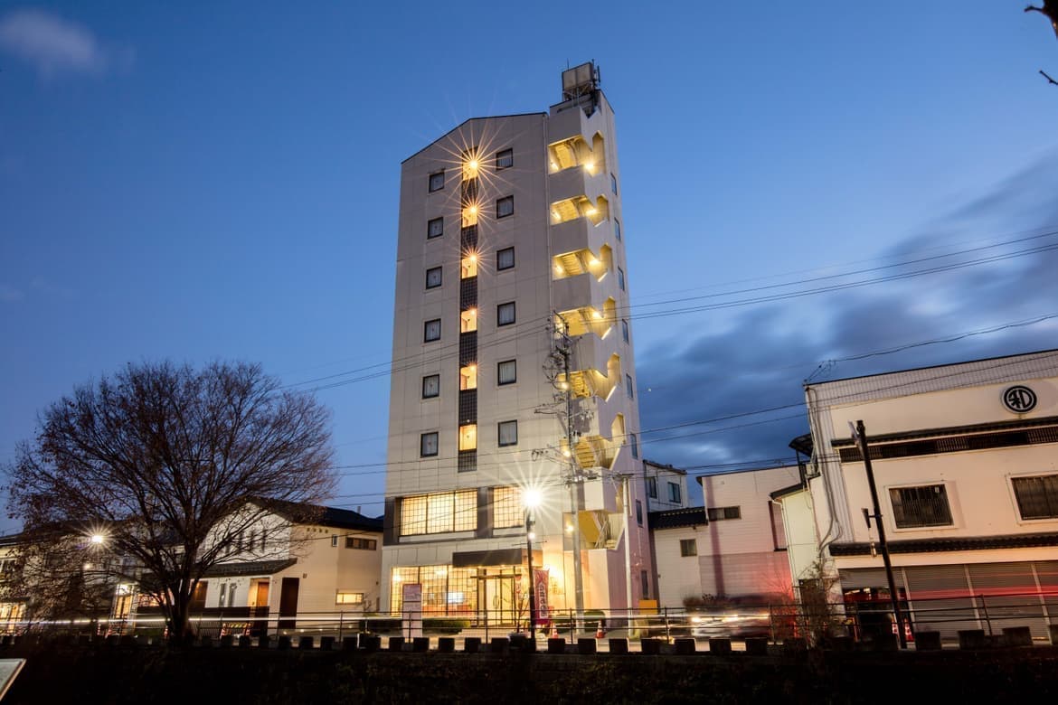 松本ホテル池田屋外観